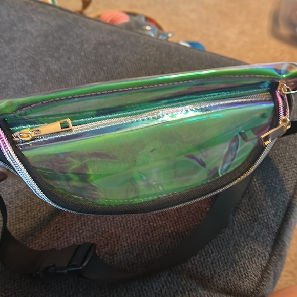 See thru Fanny pack! Great shape good for sporting events - Picture 3 of 4